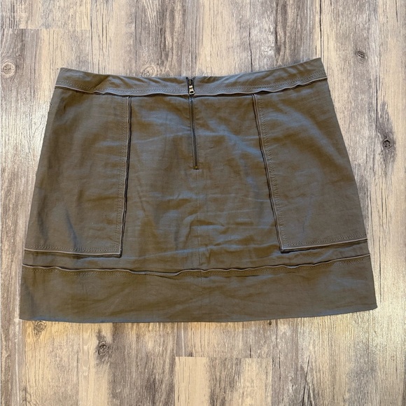 Elie Tahari Mini Cargo Skirt Size 10 - Picture 1 of 3
